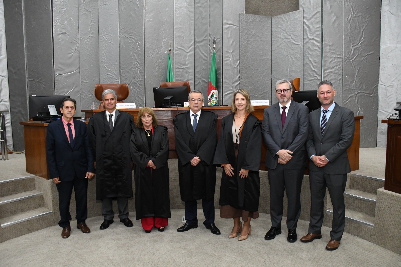 O TRE-RS empossou nesta segunda-feira a juiza Fernanda Ajnhorn como desembargadora eleitoral e ao juiz Ricardo Bernd como desembargador eleitoral substituto