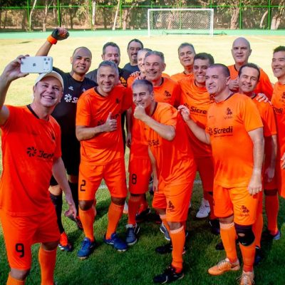 Time de futebol da AJURIS vence torneio disputado no Tocantins Representando a AJURIS, a equipe de futebol da categoria sênior venceu o Campeonato Nacional de Futebol da Magistratura Sênior, disputado em Palmas no Tocantins entre os dias 17 e 20 de julho. Com um empate e três vitórias, a equipe da AJURIS conquistou o título de forma invicta.